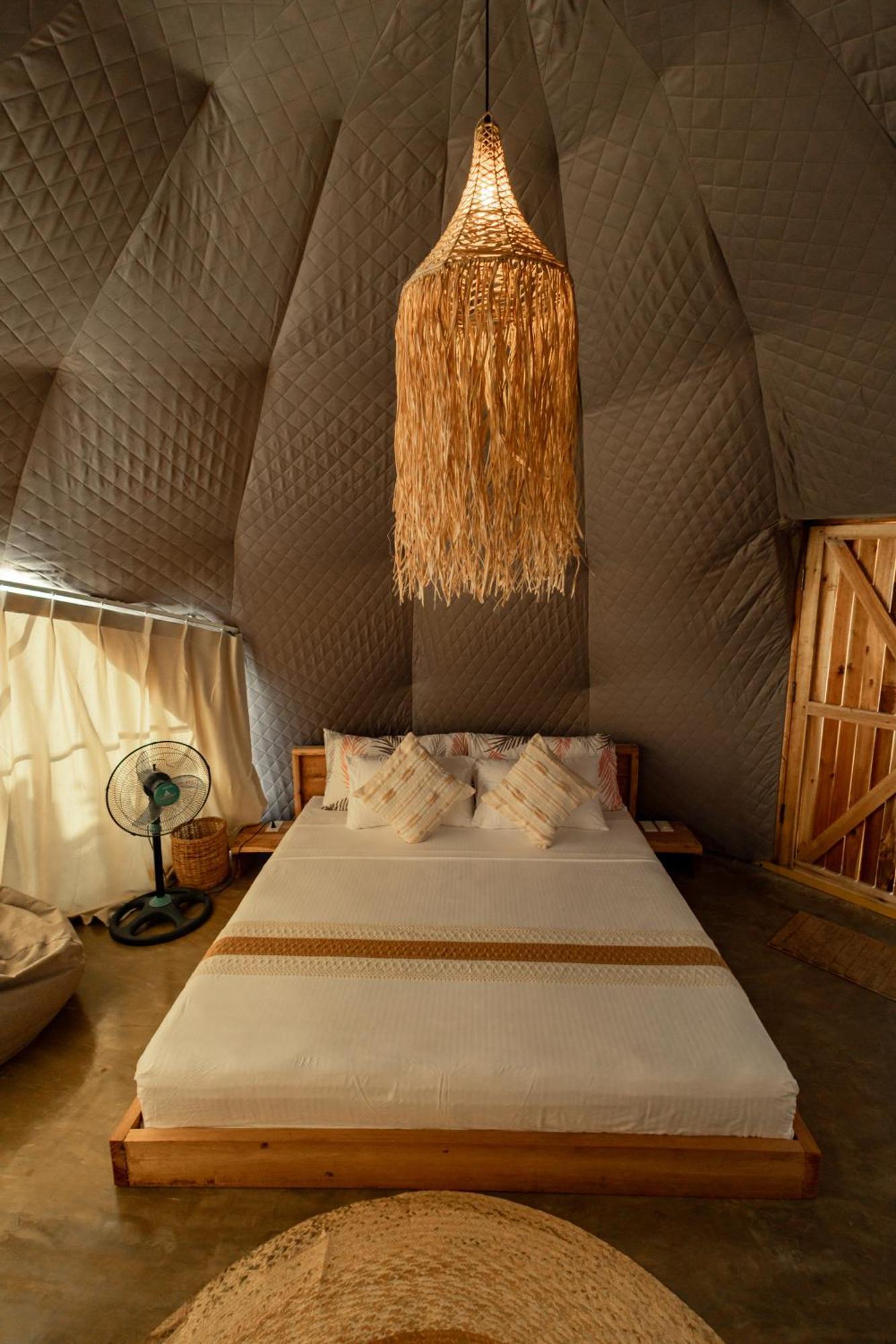 Готель Domes And Dreams Lio Glamping Ель-Нідо Екстер'єр фото